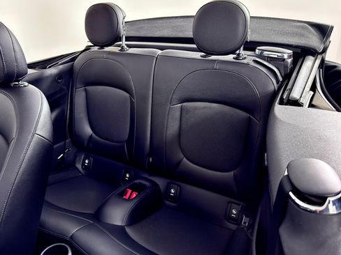 Used 2018 MINI Cooper Convertible image 36