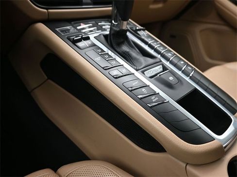 Used 2019 Porsche Macan image 35