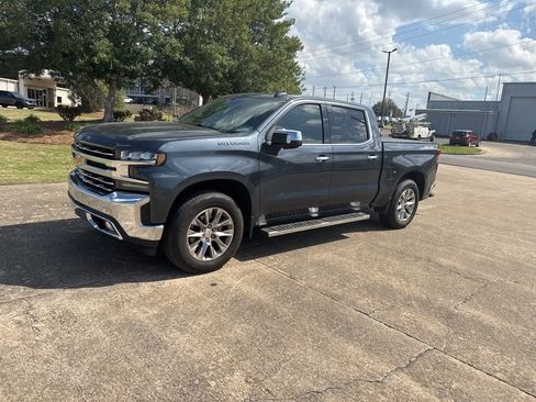 Used 2020 Chevrolet Silverado 1500 LTZ w/ LTZ Premium Package image 5