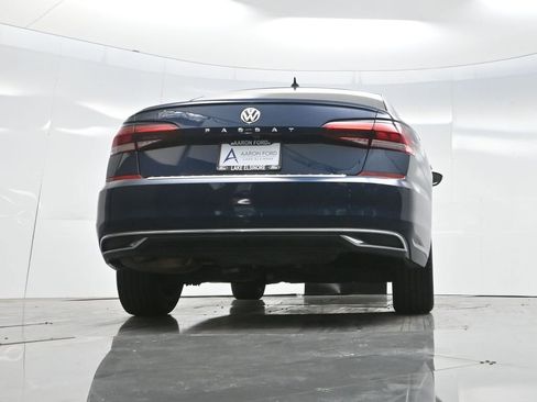 Used 2022 Volkswagen Passat 2.0T SE FWD image 51