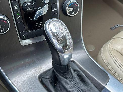 Used 2013 Volvo S60 T5 image 16