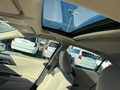 Used 2017 Honda Accord Touring image 15