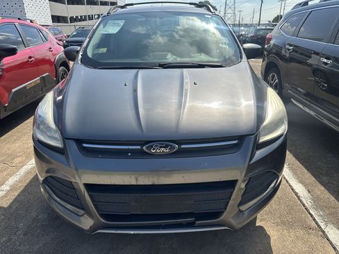 Used 2014 Ford Escape SE w/ Equipment Group 201A image 2