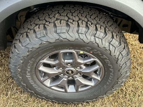 New 2025 Ford Bronco Badlands image 19