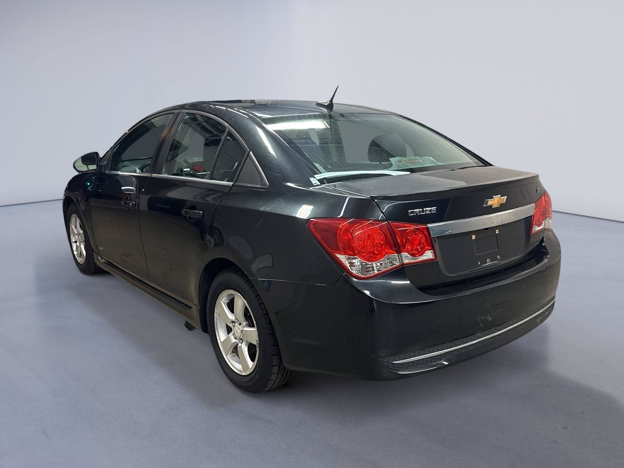Used 2014 Chevrolet Cruze LT w/ RS Package FWD image 5