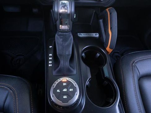 Used 2023 Ford Bronco Badlands image 21