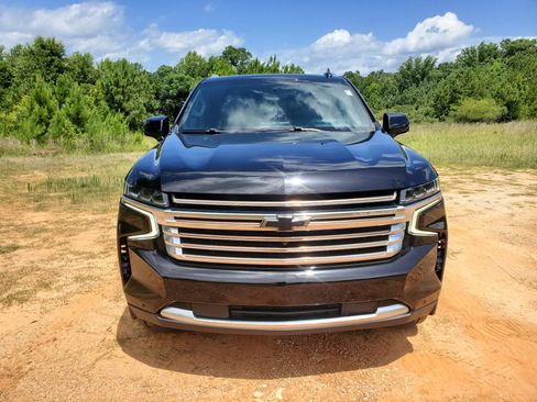 Used 2021 Chevrolet Suburban High Country w/ Premium Package AWD/4WD image 39