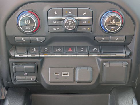 Used 2020 Chevrolet Silverado 1500 LT Trail Boss AWD/4WD image 24