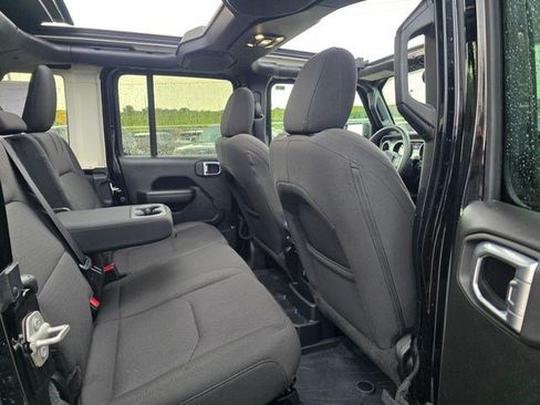 Used 2023 Jeep Wrangler Unlimited w/ Sun & Screen Package AWD/4WD image 17