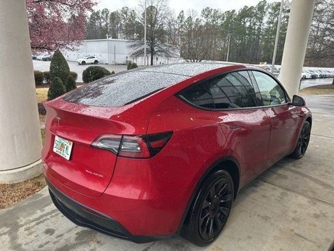 Used 2022 Tesla Model Y Long Range image 6