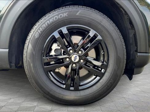 Used 2022 Ford Explorer XLT image 26