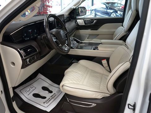 Used 2020 Lincoln Navigator Black Label w/ Cargo Convenience Package image 31