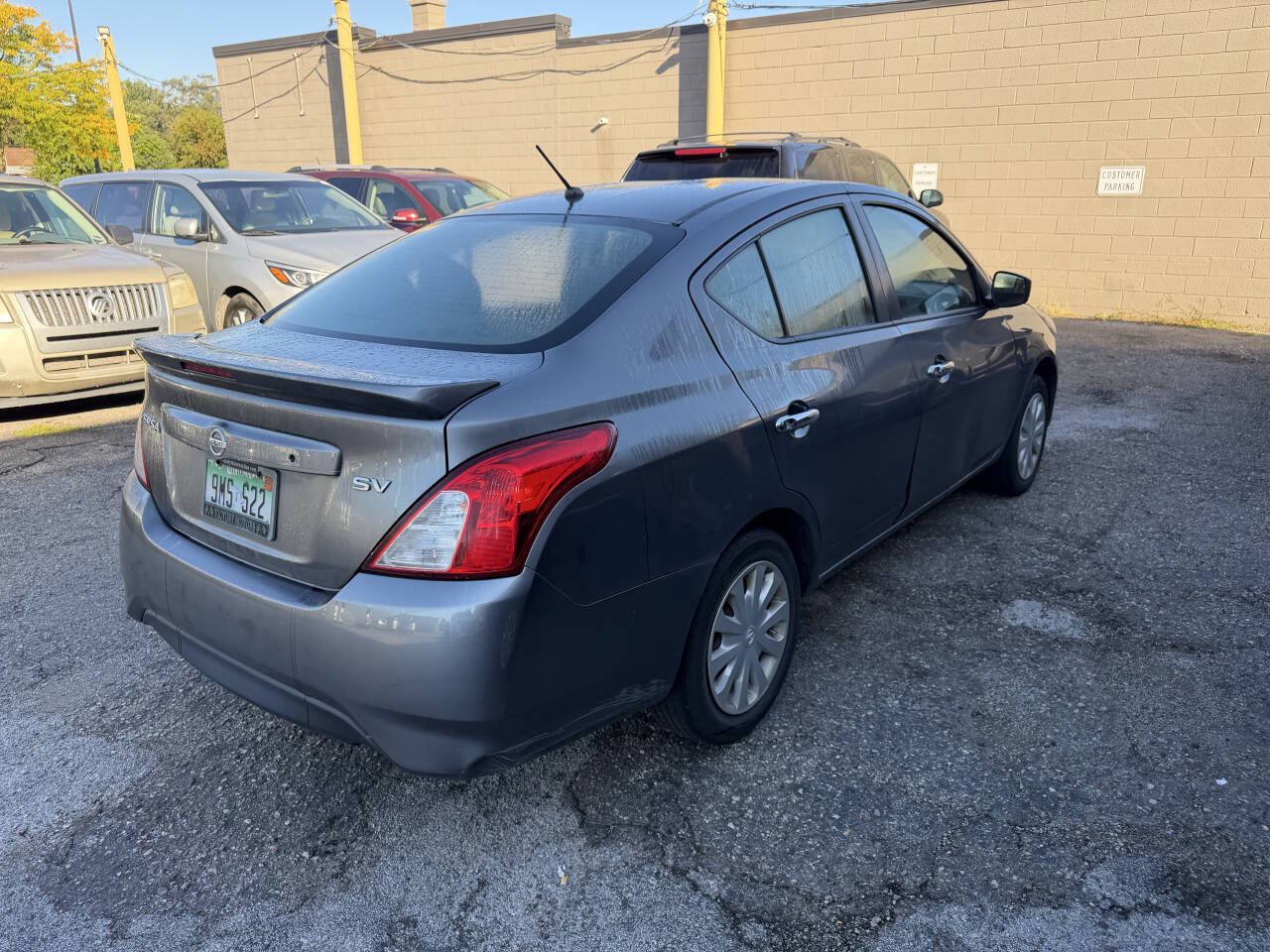 Used 2017 Nissan Versa SV FWD image 5