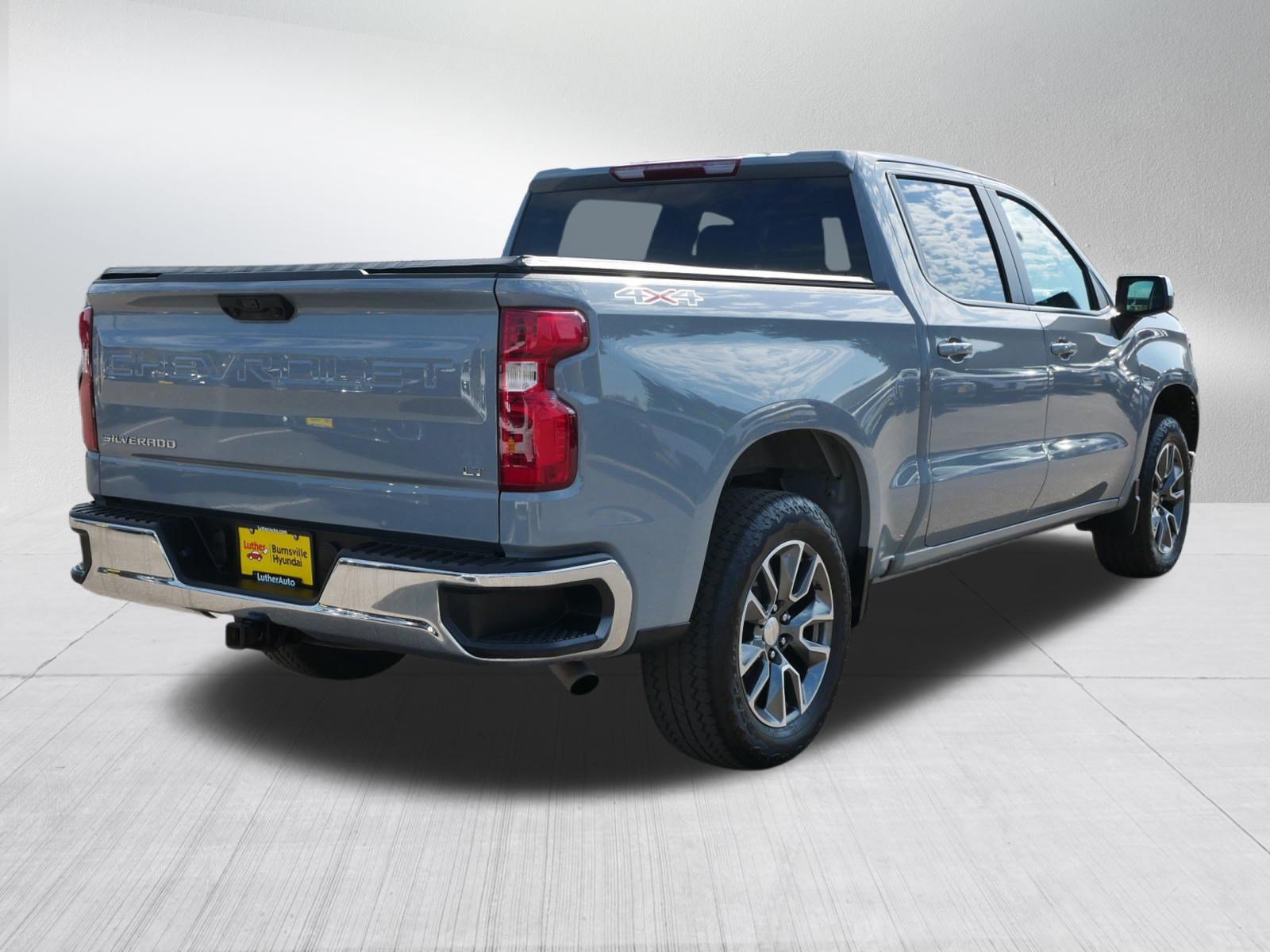 Used 2024 Chevrolet Silverado 1500 LT AWD/4WD image 7
