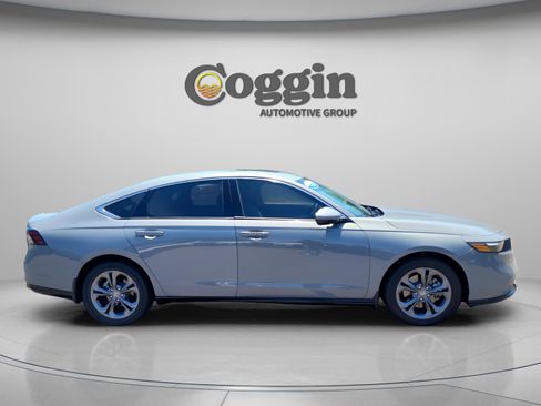 Used 2025 Honda Accord EX-L image 6