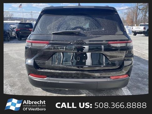 New 2026 Jeep Grand Cherokee Altitude AWD/4WD image 4