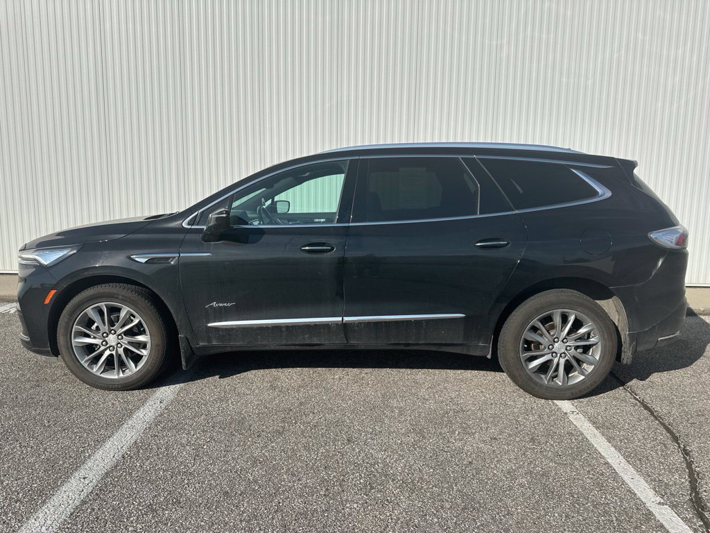 Used 2022 Buick Enclave Avenir w/ Avenir Technology Package AWD/4WD image 3