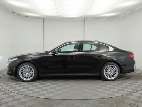 Certified 2025 BMW 530i image 8
