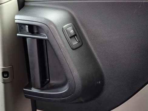 Used 2013 Dodge Grand Caravan SXT w/ UConnect Hands-Free Group image 29