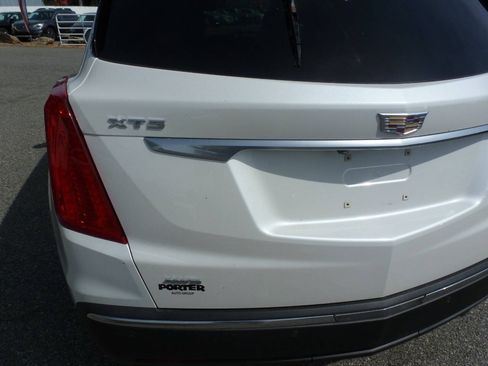 Used 2017 Cadillac XT5 Luxury w/ Driver Awareness Package AWD/4WD image 10