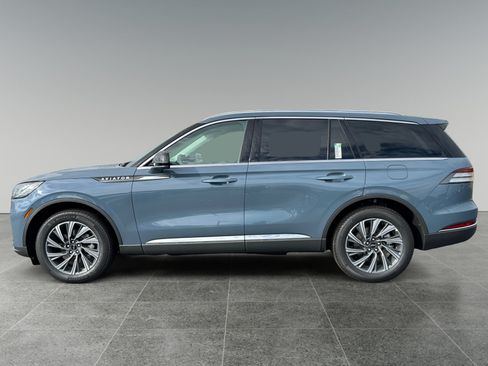 New 2026 Lincoln Aviator AWD image 3
