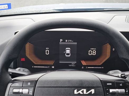 Used 2025 Kia K4 LXS image 25