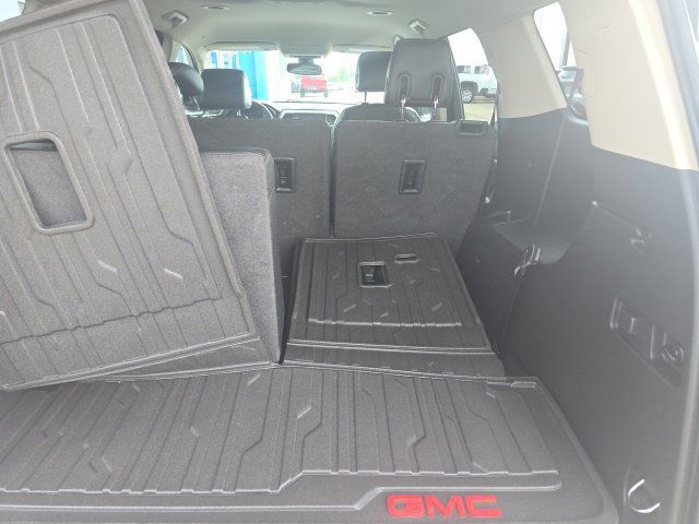 Used 2017 GMC Acadia Denali w/ Technology Package AWD/4WD image 13