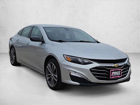 Used 2022 Chevrolet Malibu LT image 3