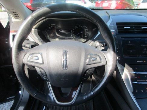 Used 2013 Lincoln MKZ FWD image 19