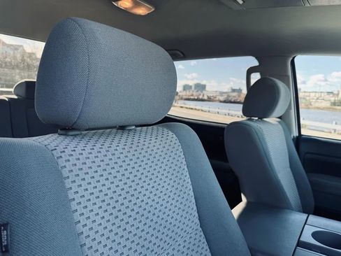 Used 2010 Toyota Tundra 4x4 CrewMax image 17