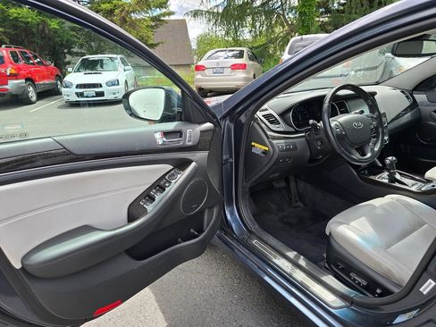 Used 2015 Kia Cadenza Limited FWD image 7