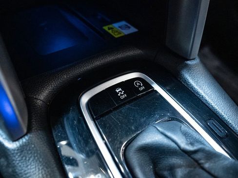 Certified 2023 Toyota Corolla Cross XLE image 30