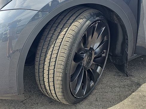 Used 2022 Tesla Model Y Performance AWD/4WD image 37