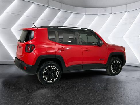 Used 2017 Jeep Renegade Trailhawk image 4