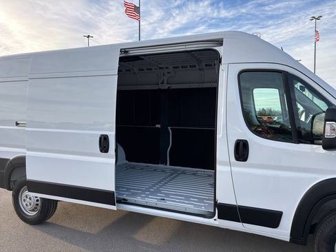 New 2026 RAM ProMaster 2500 w/ Convenience Group image 19