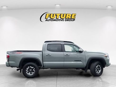 Certified 2023 Toyota Tacoma TRD Off-Road w/ Technology Package AWD/4WD image 4