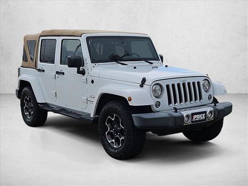 Used 2018 Jeep Wrangler Unlimited Sahara w/ Connectivity Group AWD/4WD image 3