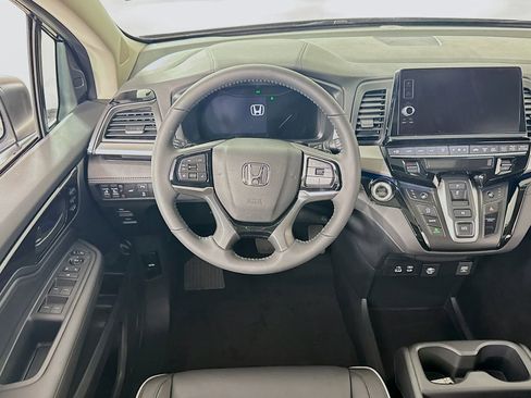 Certified 2026 Honda Odyssey Touring image 19