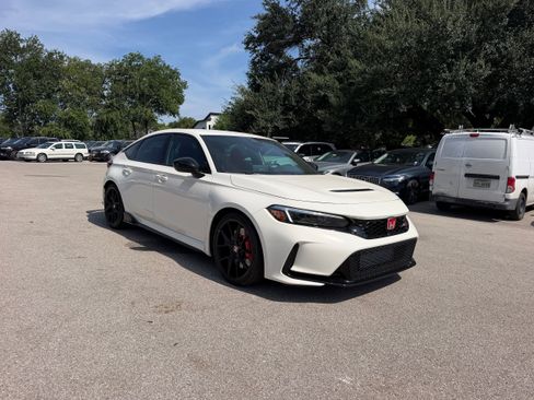 Used 2025 Honda Civic Type R image 8