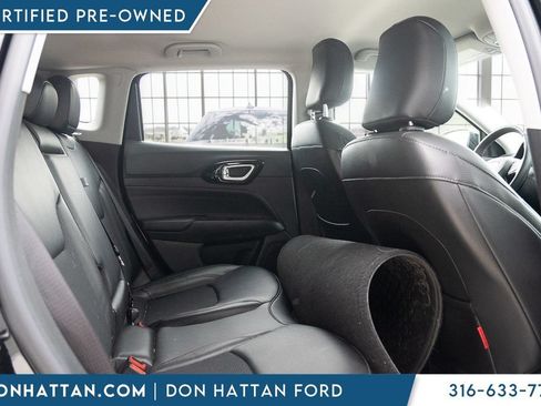 Used 2022 Jeep Compass Trailhawk w/ Trailhawk Convenience Group AWD/4WD image 29