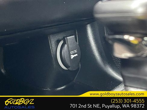 Used 2019 Dodge Charger SXT image 39