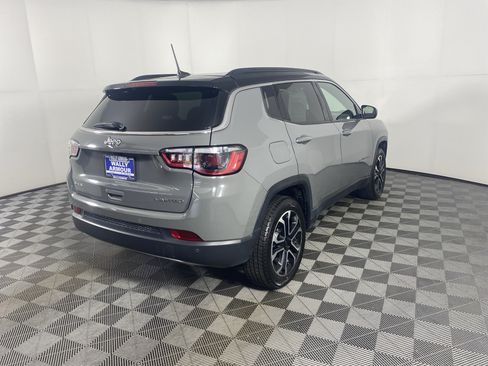 Used 2023 Jeep Compass Limited w/ Sun and Sound Group AWD/4WD image 8