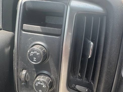 Used 2018 Chevrolet Silverado 1500 LT AWD/4WD image 12