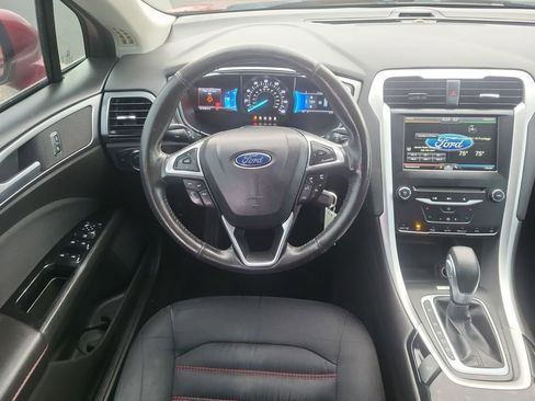 Used 2014 Ford Fusion SE image 18
