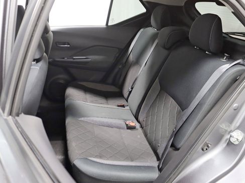 Used 2018 Nissan Kicks SV image 23