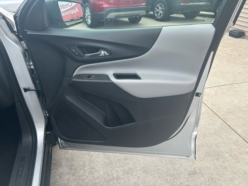 Used 2021 Chevrolet Equinox LS w/ LS Convenience Package image 15