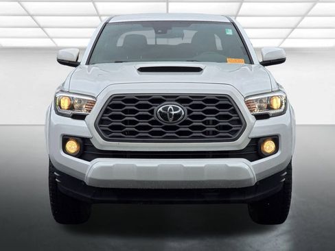 Used 2021 Toyota Tacoma TRD Sport AWD/4WD image 11