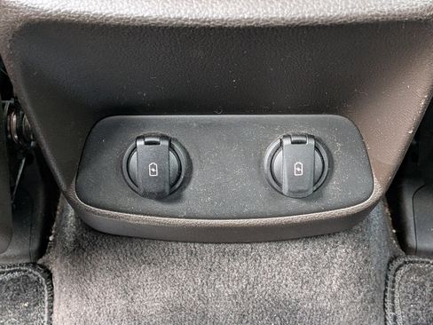 Used 2019 Hyundai Santa Fe SEL image 16