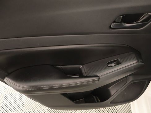 Used 2024 Nissan Altima 2.5 SV FWD image 15