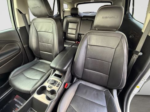 Used 2018 GMC Terrain Denali w/ Advanced Safety Package AWD/4WD image 13